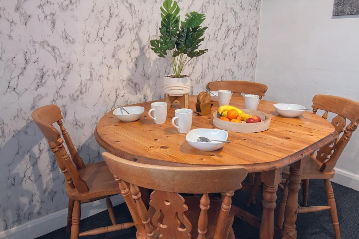 Egton St - Stylish House With Parking, Near Town! Villa Kingston upon Hull Bagian luar foto