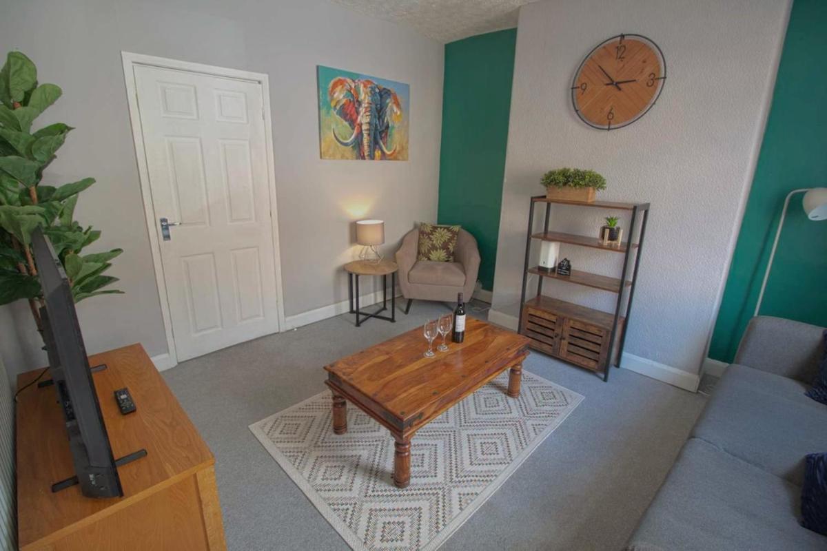 Egton St - Stylish House With Parking, Near Town! Villa Kingston upon Hull Bagian luar foto